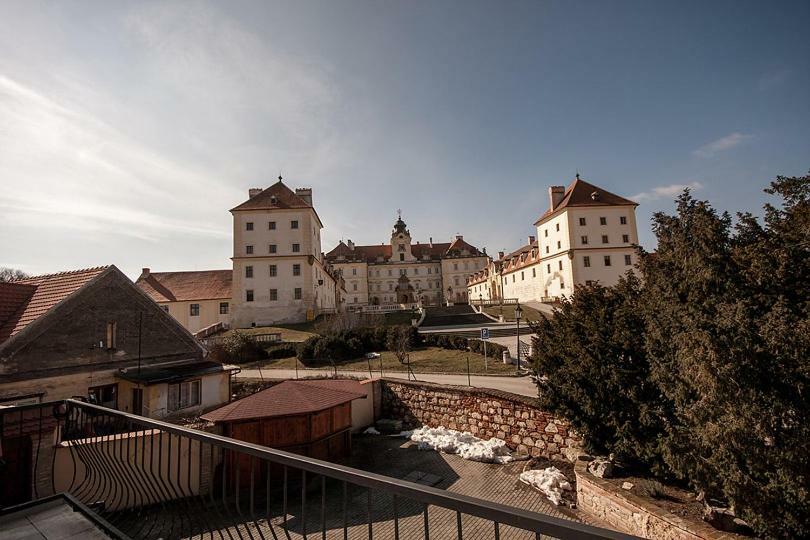 Hotel Penzion Pod Zamkem Valtice Zewnętrze zdjęcie